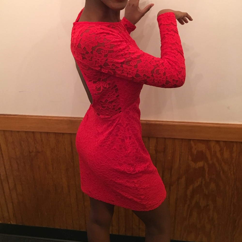 Backless Lace Express Dress
